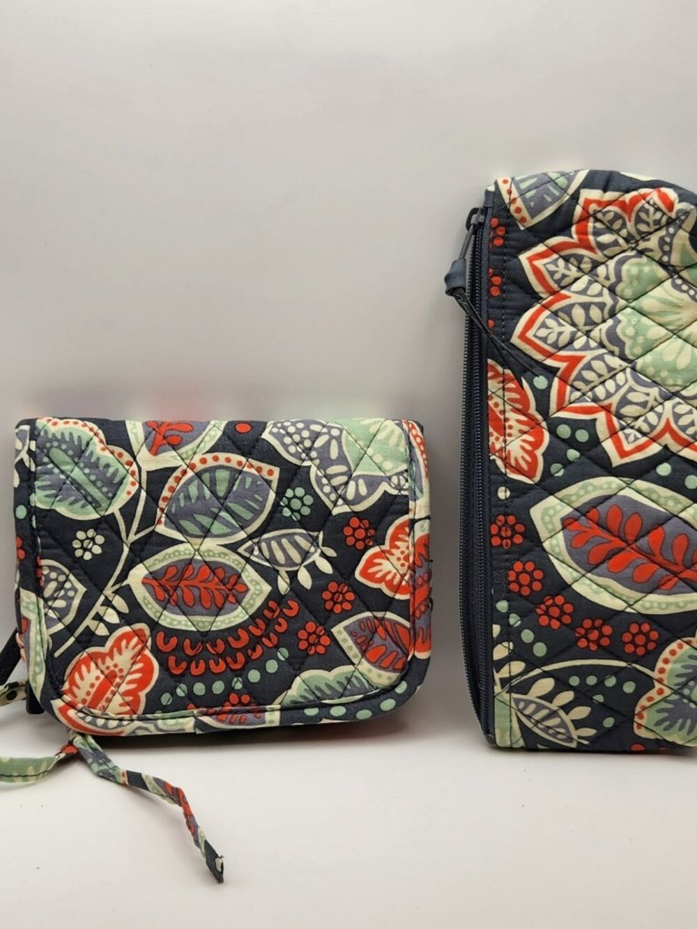 Vera Bradley travel organizer & cosmetic bag Nomadic Floral VGUC - Picture 2 of 6